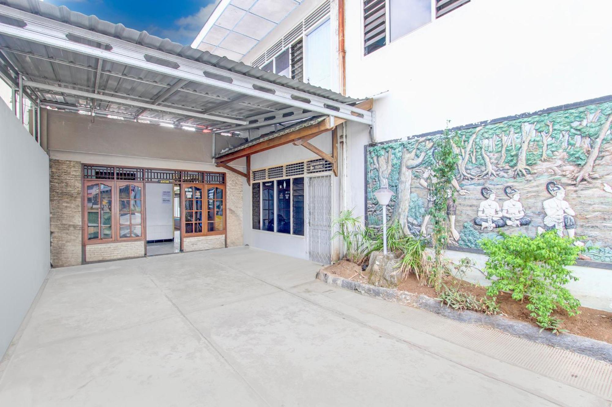 Spot On 94085 Hotel Agung Purwokerto Εξωτερικό φωτογραφία
